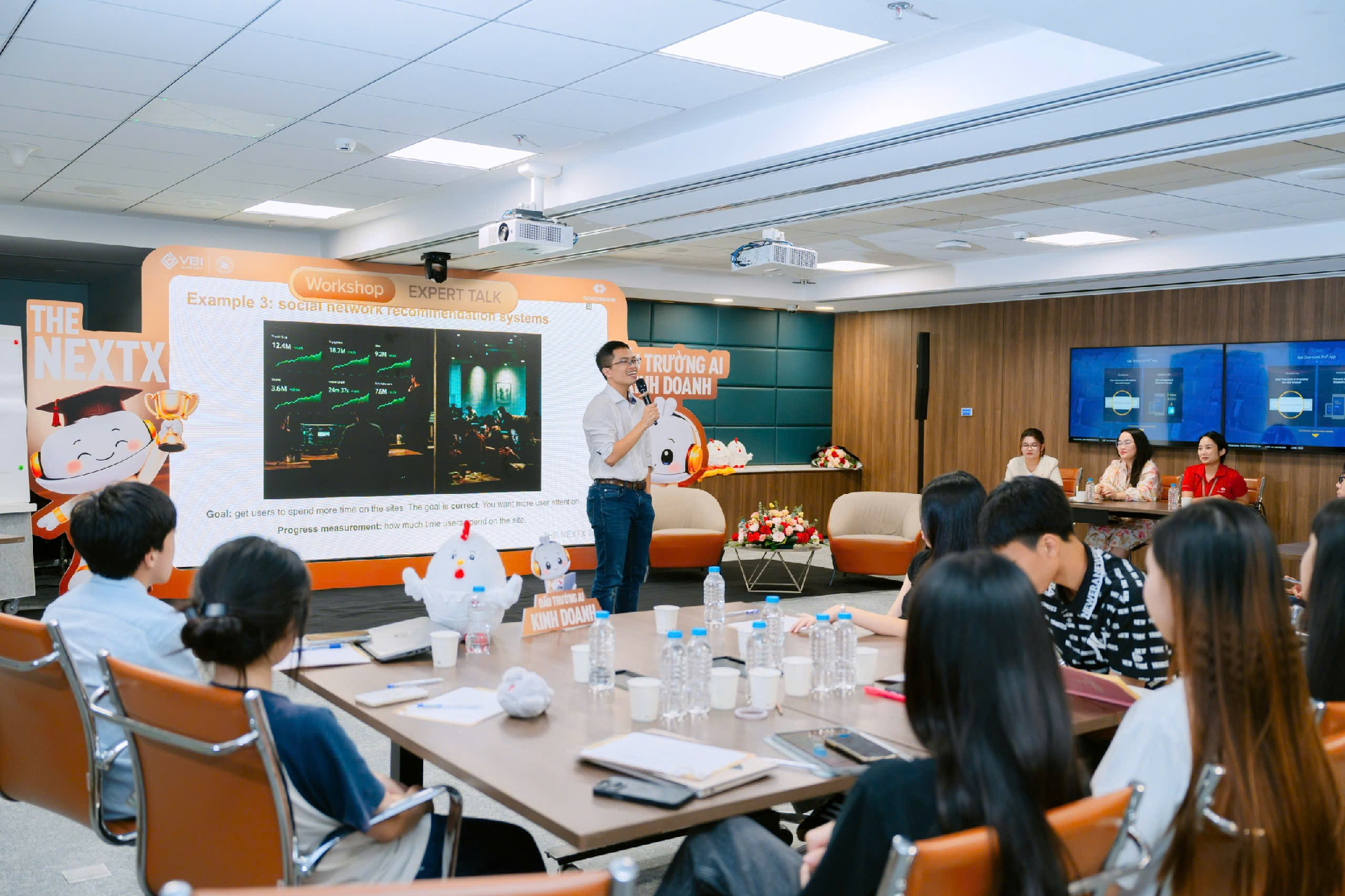 Đấu trường AI Kinh doanh - The NextX: chuyên gia từ McKinsey, NTU Singapore,… làm giám khảo vòng chung kết - Ảnh 2.