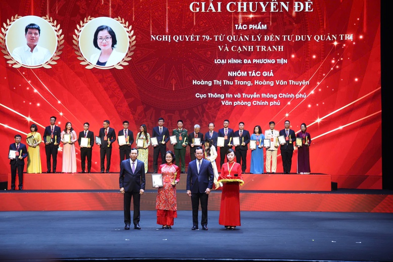 75 t&aacute;c phẩm được trao giải tại Cuộc thi ch&iacute;nh luận bảo vệ nền tảng tư tưởng của Đảng lần thứ II trong Đảng bộ Ch&iacute;nh phủ- Ảnh 8.