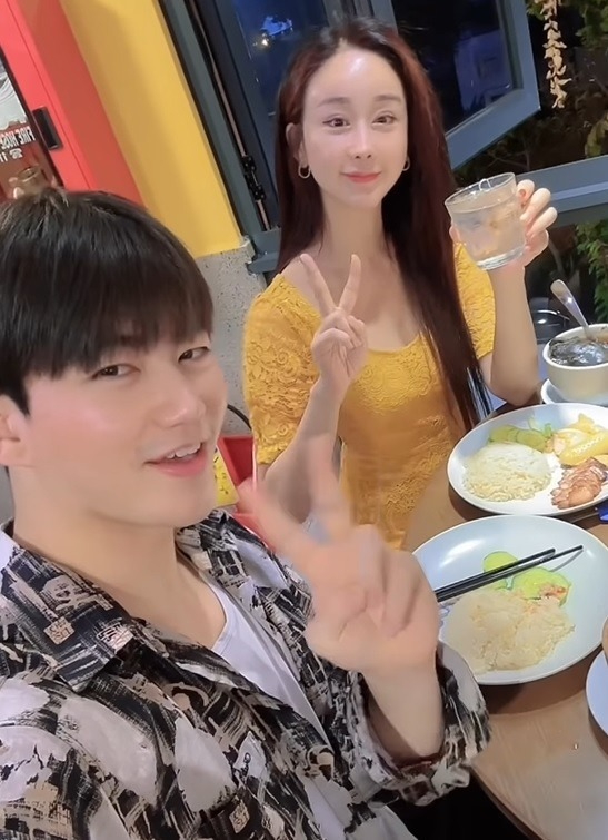 Hoa hậu showbiz bị tai nạn &ocirc; t&ocirc; l&acirc;m cảnh khổ sở, kh&ocirc;ng cho con g&aacute;i đến thăm v&igrave; l&yacute; do n&agrave;y- Ảnh 5.