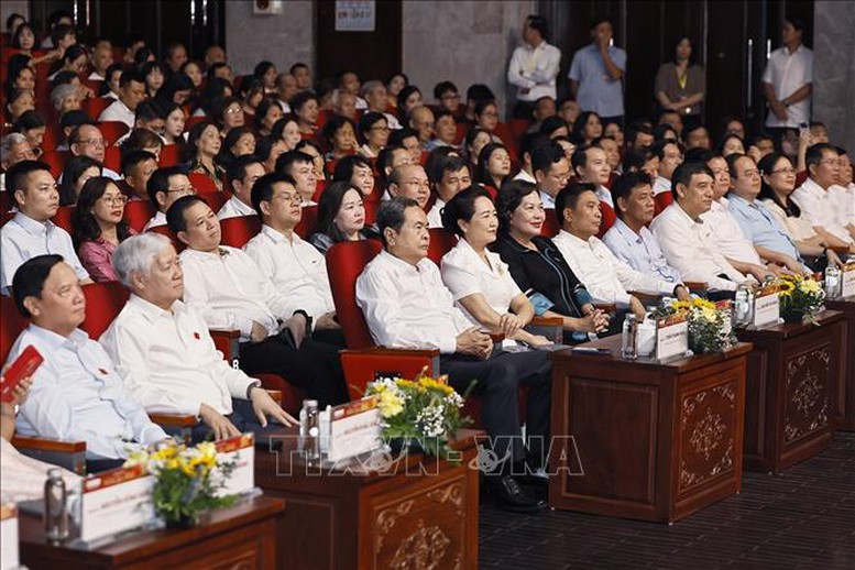 Chủ tịch Quốc hội Trần Thanh Mẫn dự Chương tr&igrave;nh nghệ thuật ch&iacute;nh luận &lsquo;Nắng Ba Đ&igrave;nh&rsquo;- Ảnh 1.