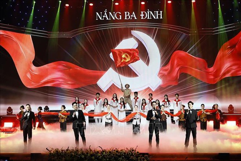 Chủ tịch Quốc hội Trần Thanh Mẫn dự Chương tr&igrave;nh nghệ thuật ch&iacute;nh luận &lsquo;Nắng Ba Đ&igrave;nh&rsquo;- Ảnh 3.