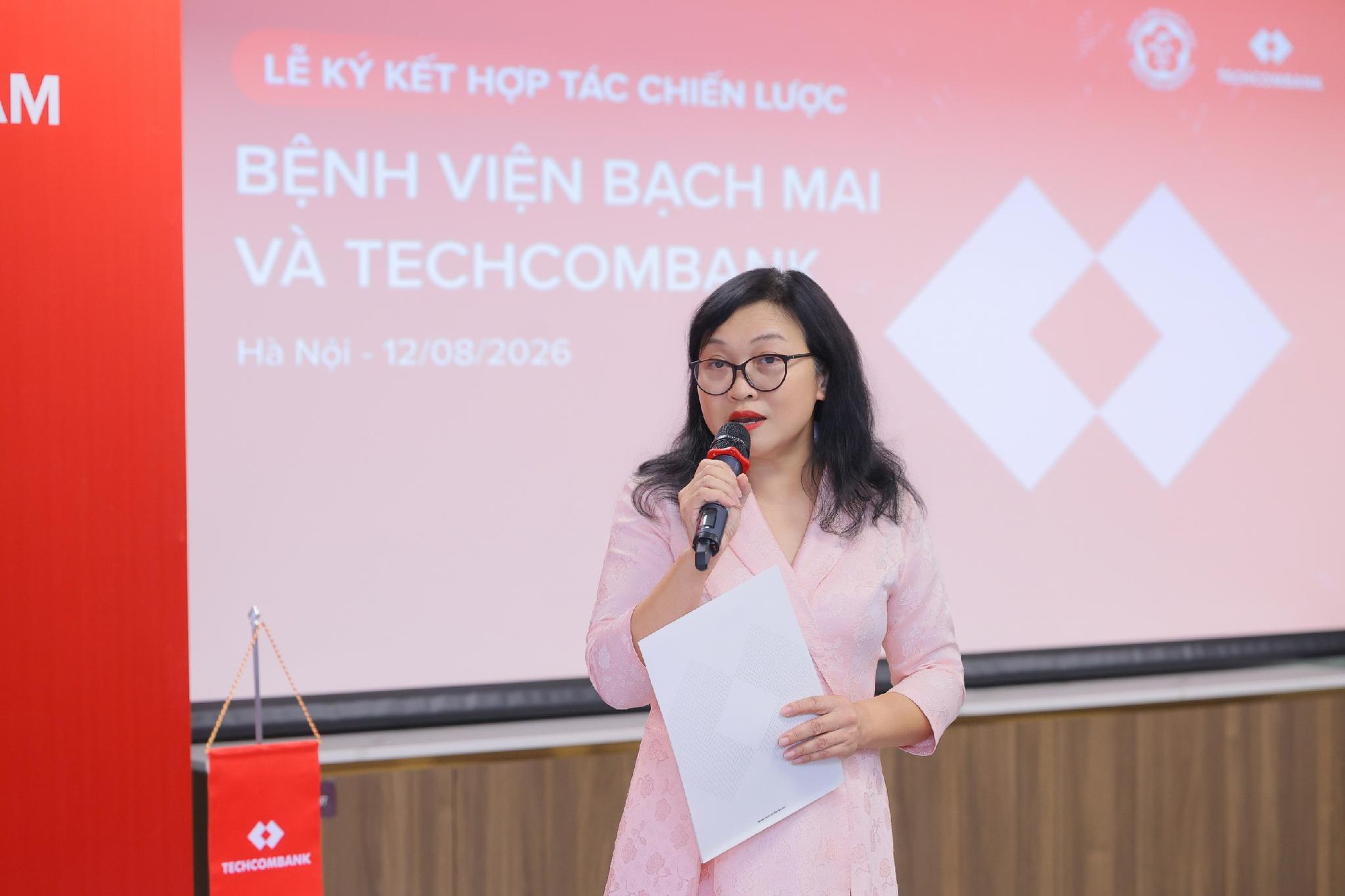 &rlm;Bệnh viện Bạch Mai v&agrave; Techcombank hợp t&aacute;c x&acirc;y dựng hệ sinh th&aacute;i t&agrave;i ch&iacute;nh y tế hiện đại, n&acirc;ng cao hiệu quả vận h&agrave;nh v&agrave; trải nghiệm người bệnh&rlm; - Ảnh 2.
