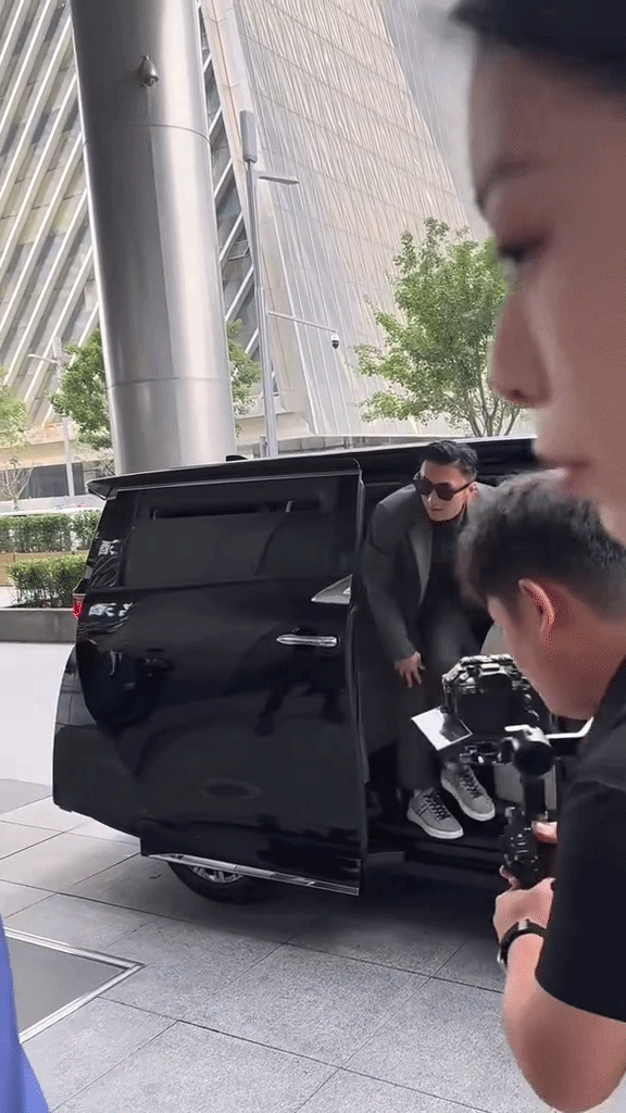 Đẳng cấp như Tạ Đình Phong: 45 tuổi không cần "kem nền" vẫn bảnh đét- Ảnh 1.