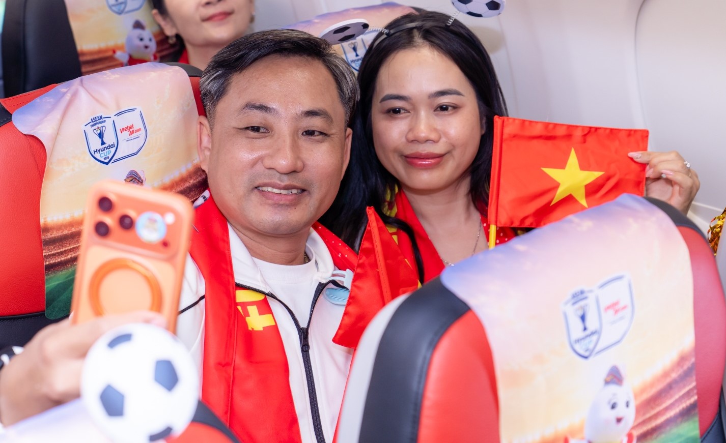 Trước giờ G chung kết Vi&ecirc;̣t Nam - Thái Lan, một &ldquo;kh&aacute;n đ&agrave;i tr&ecirc;n kh&ocirc;ng&rdquo; đã sẵn sàng! - Ảnh 5.