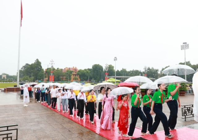 Bồi đắp t&igrave;nh y&ecirc;u Tổ quốc từ những trải nghiệm lịch sử - Ảnh 2.