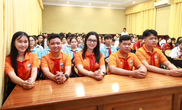 Bồi đắp t&igrave;nh y&ecirc;u Tổ quốc từ những trải nghiệm lịch sử - Ảnh 4.