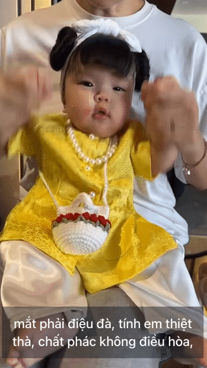 Con gái Puka - Gin Tuấn Kiệt được ba mẹ đưa về quê ngoại, "em bé miền Tây" quậy tới bến, cười khanh khác bên ba Gin - Ảnh 12.