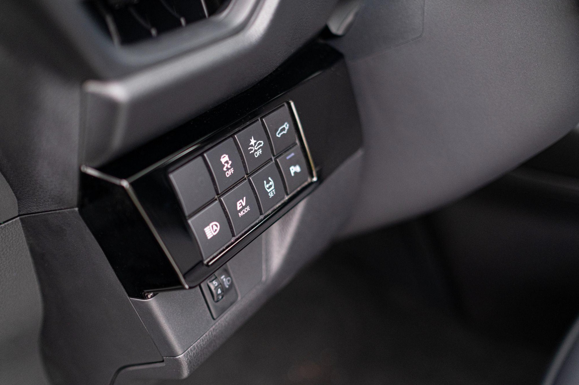 Tiếp đà bứt phá doanh số, Toyota Yaris Cross được ưu đãi lệ phí trước bạ tới 50 triệu đồng - Ảnh 3.