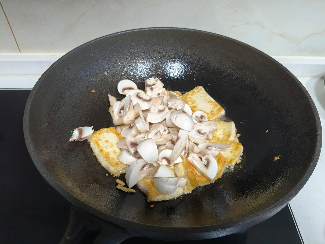 Bữa tối chỉ c&oacute; 3 m&oacute;n nấu đơn giản m&agrave; lại ngon, con trai t&ocirc;i reo l&ecirc;n: "Ngon tuyệt, con sẽ b&eacute;o l&ecirc;n mất!"- Ảnh 10.