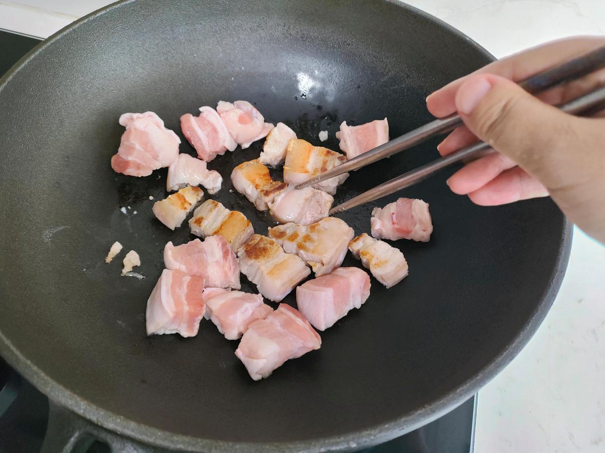 Bữa tối chỉ c&oacute; 3 m&oacute;n nấu đơn giản m&agrave; lại ngon, con trai t&ocirc;i reo l&ecirc;n: "Ngon tuyệt, con sẽ b&eacute;o l&ecirc;n mất!"- Ảnh 4.