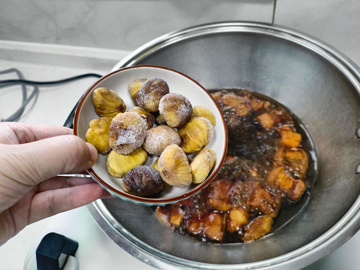 Bữa tối chỉ c&oacute; 3 m&oacute;n nấu đơn giản m&agrave; lại ngon, con trai t&ocirc;i reo l&ecirc;n: "Ngon tuyệt, con sẽ b&eacute;o l&ecirc;n mất!"- Ảnh 5.