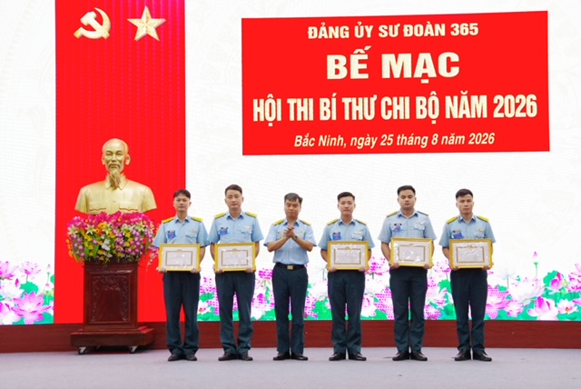 Đảng ủy Sư đo&agrave;n 365 tổ chức Hội thi B&iacute; thư chi bộ năm 2026 - Ảnh 5.
