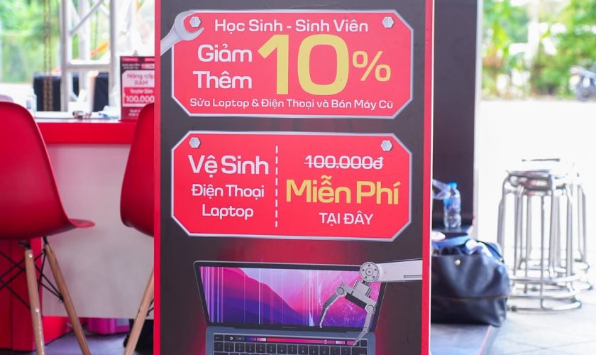 Tin vui cho học sinh, sinh vi&ecirc;n khi mua iPhone cũ m&ugrave;a tựu trường - Ảnh 1.