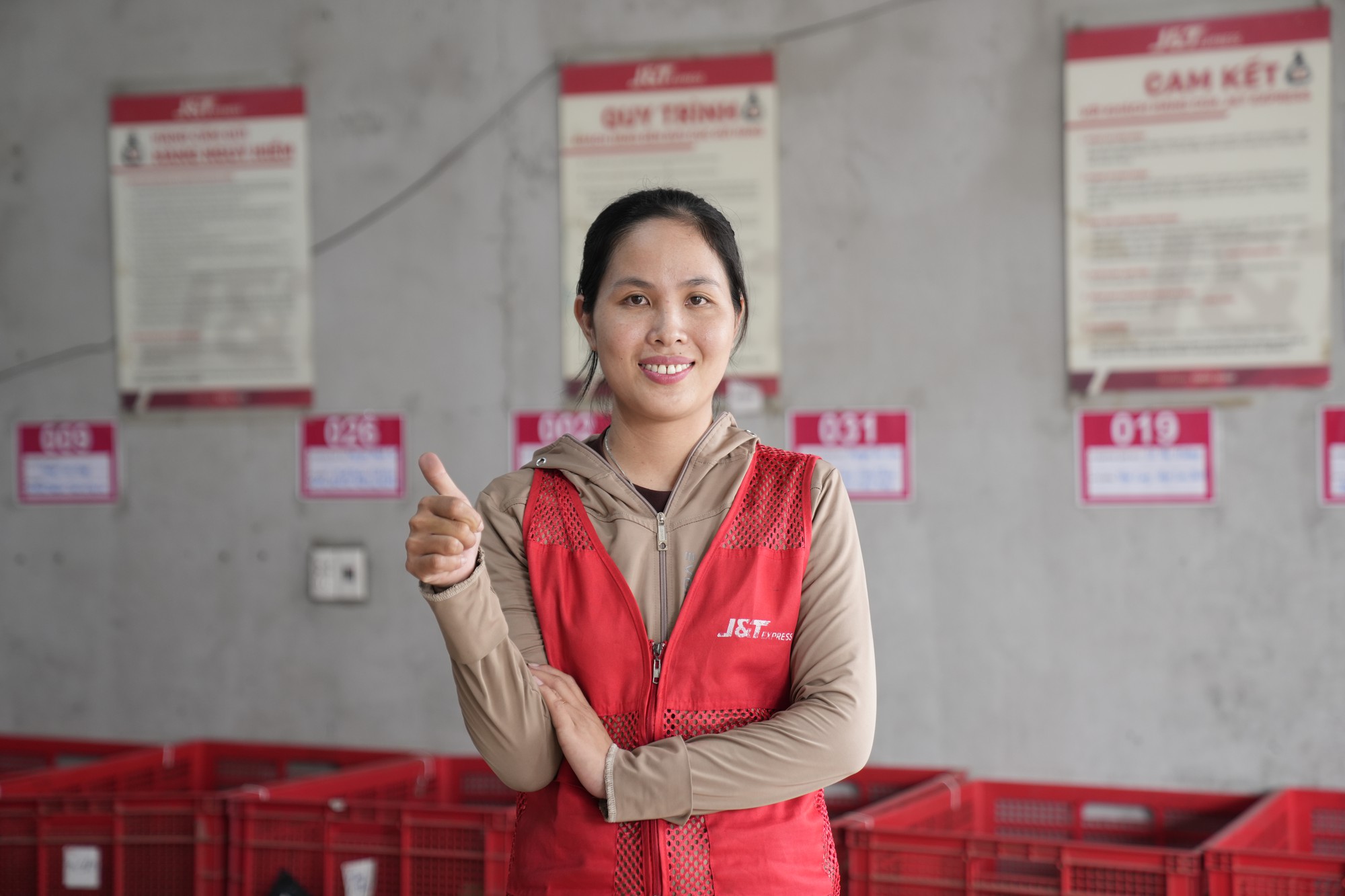 Đơn hàng online - Từ một cú chạm trên điện thoại đến những cung đường ngoài đời thực - Ảnh 2.