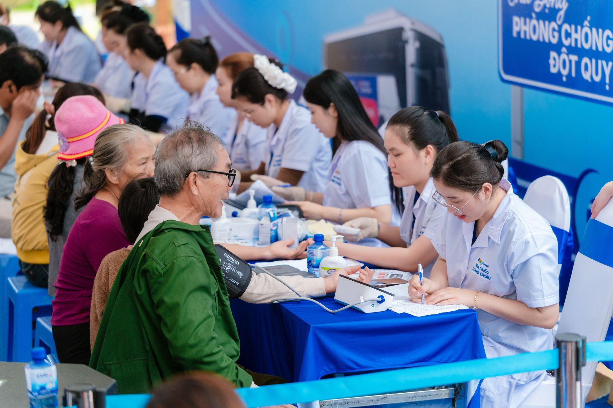 Hệ thống nhà thuốc và trung tâm tiêm chủng góp sức “giải bài toán” dự phòng, quản lý đột quỵ tại cộng đồng- Ảnh 4.
