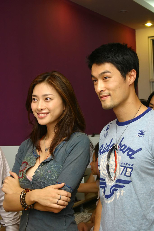 Huy Trần lên tiếng sau cái ôm của Ngô Thanh Vân và Johnny Trí Nguyễn - Ảnh 3. Huy Trần lên tiếng sau cái ôm của Ngô Thanh Vân và Johnny Trí Nguyễn - Ảnh 3.