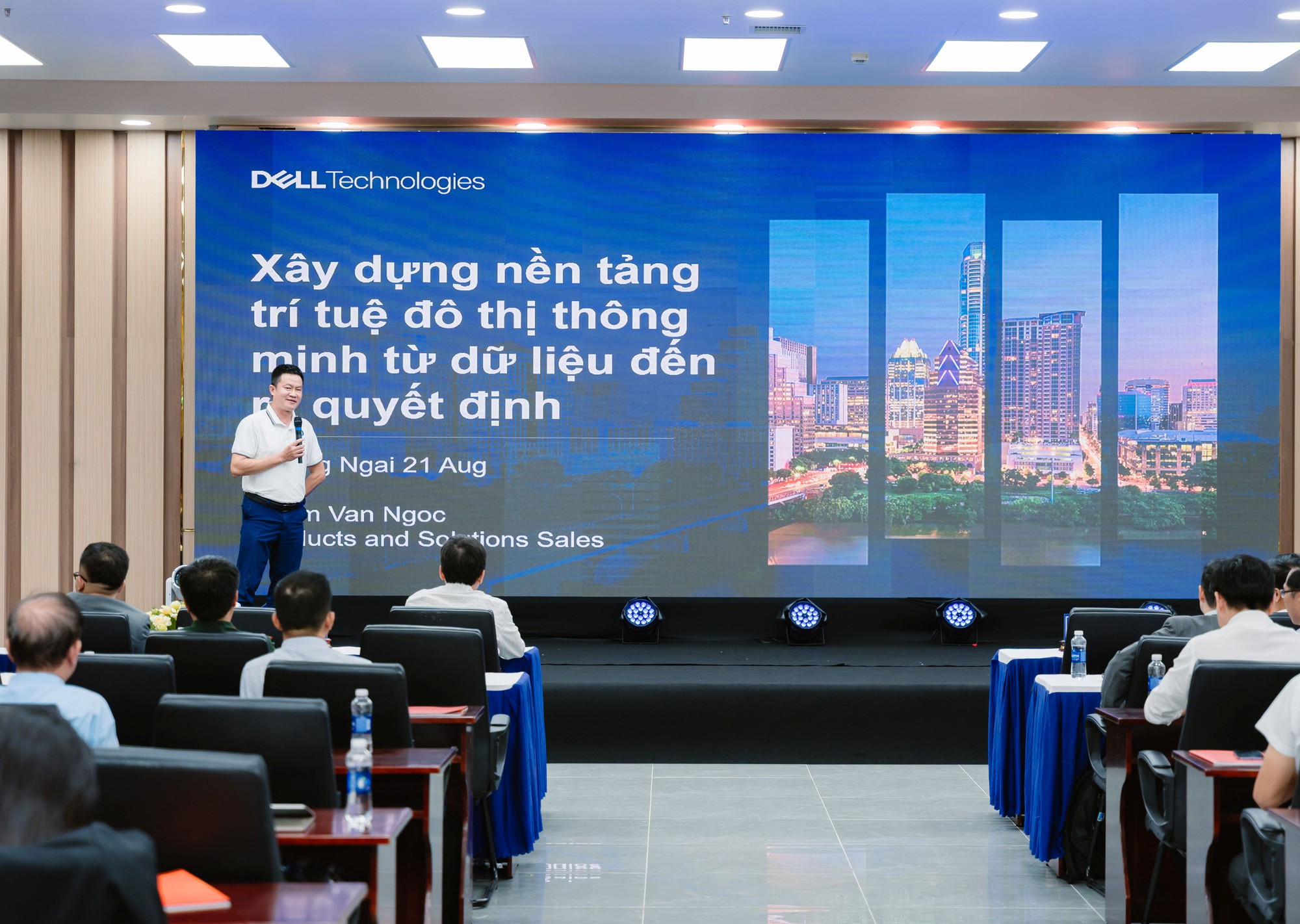 Bùng nổ các giải pháp công nghệ được trình diễn trong sự kiện chuyển đổi số tại Quảng Ngãi- Ảnh 2.