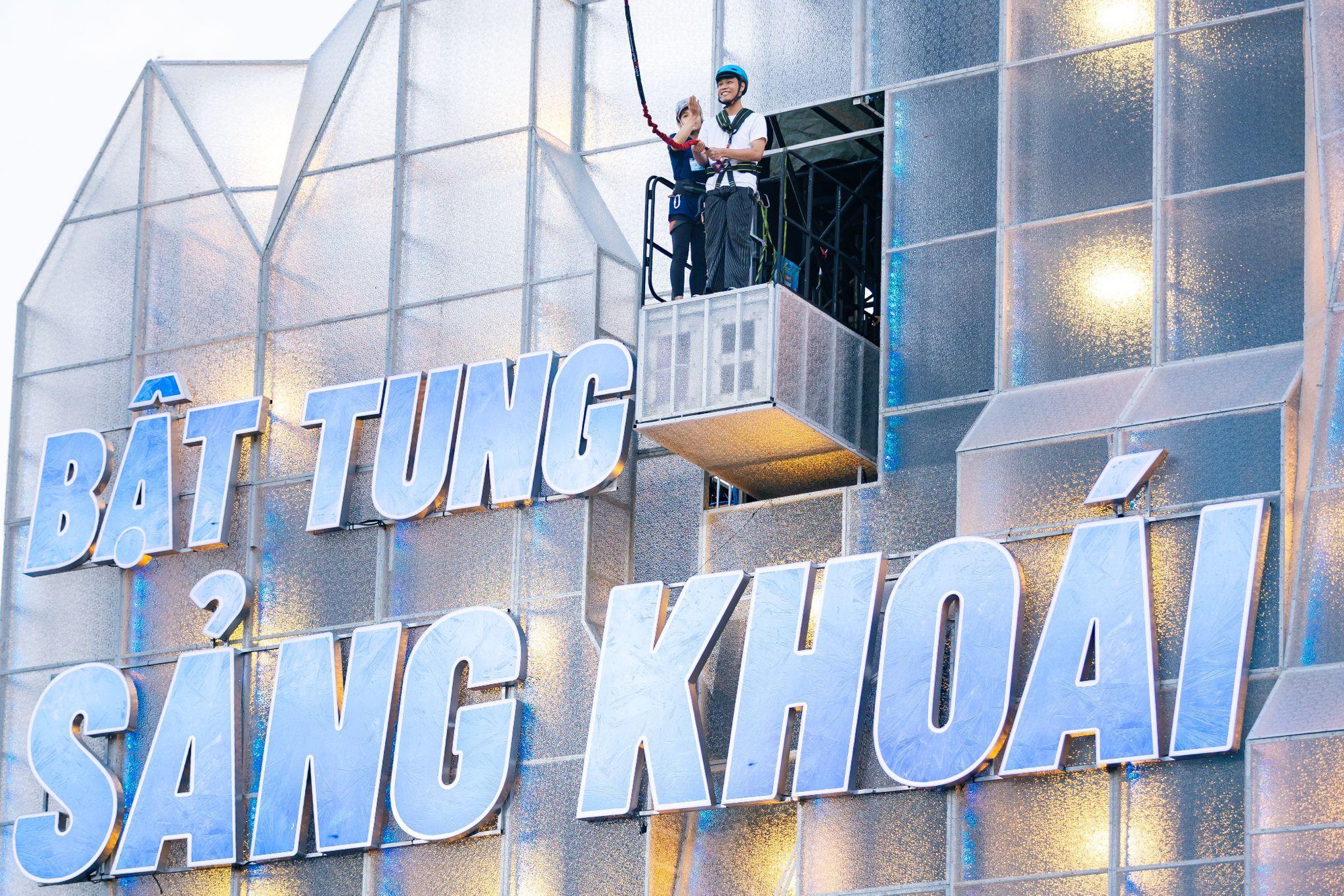 Trải nghiệm từng thu hút hơn 1.000 cú nhảy trên cao sắp đến Đà Nẵng dịp Lễ 2/9- Ảnh 1.