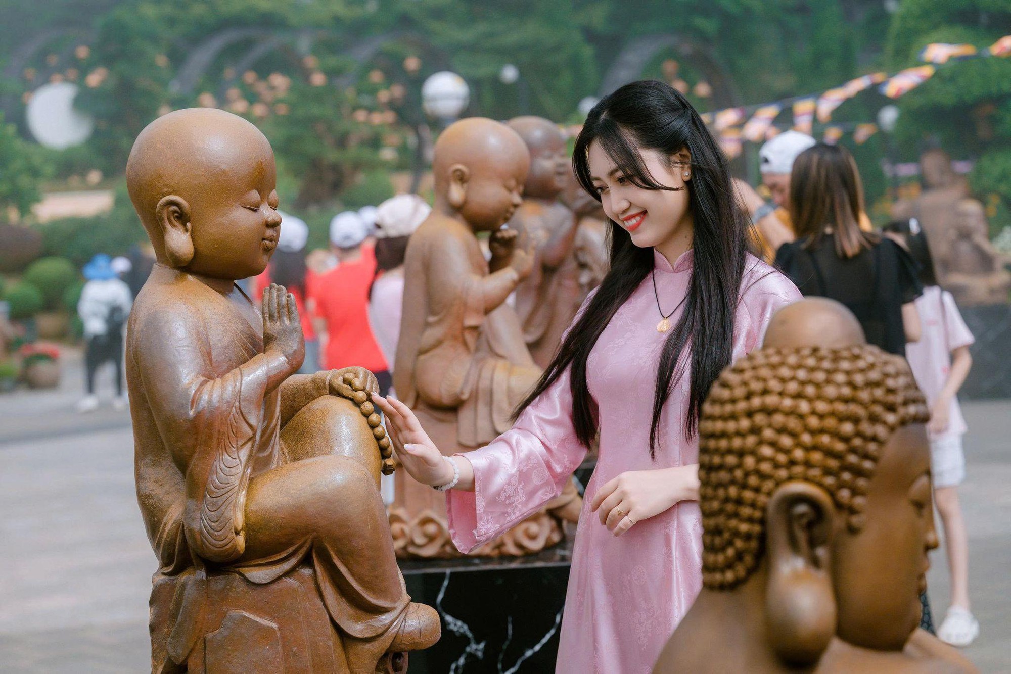 “Đã mắt” ngắm các kiệt tác trong triển lãm gốm tâm linh có quy mô lớn nhất Việt Nam tại núi Bà Đen- Ảnh 6.