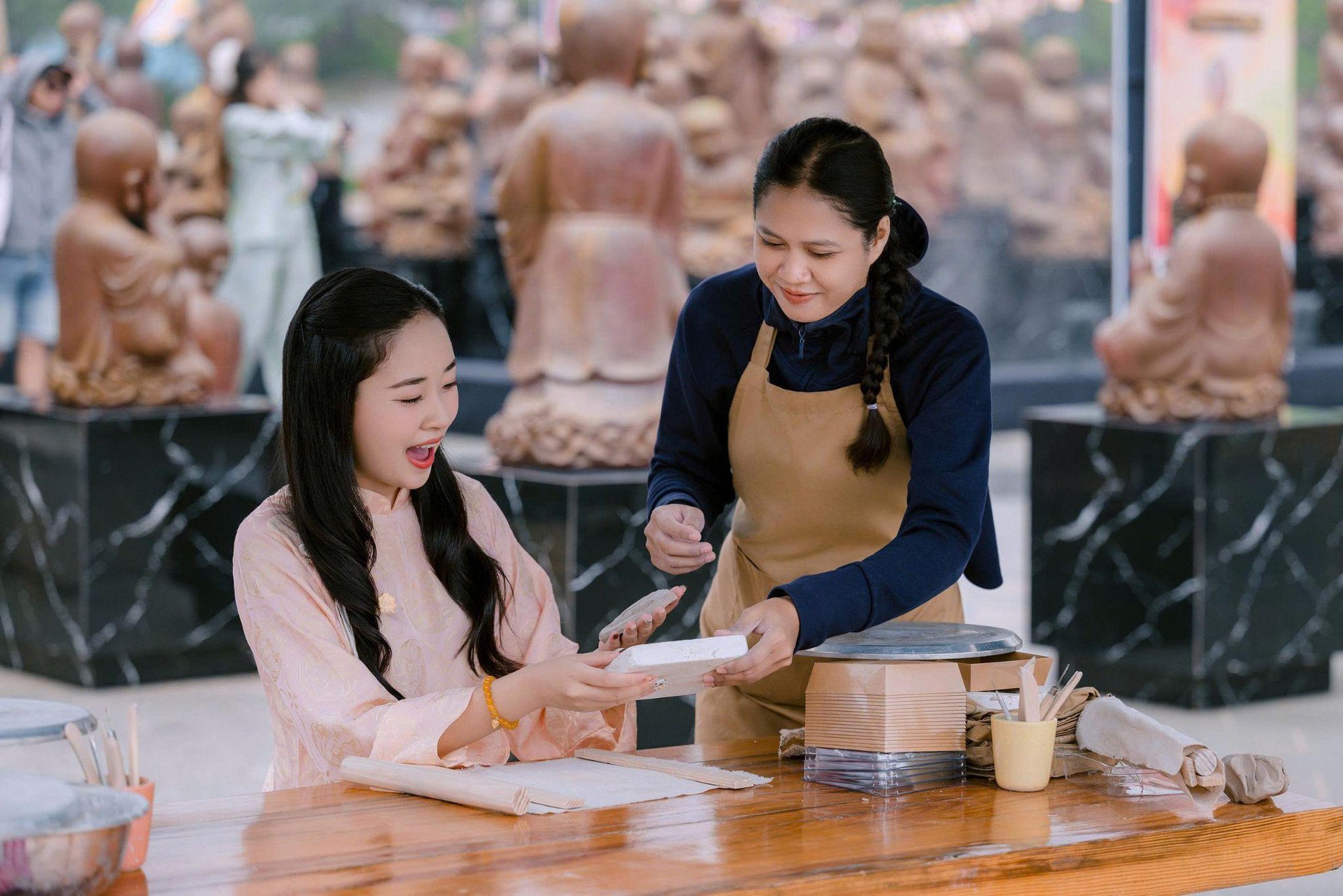 “Đã mắt” ngắm các kiệt tác trong triển lãm gốm tâm linh có quy mô lớn nhất Việt Nam tại núi Bà Đen- Ảnh 7.