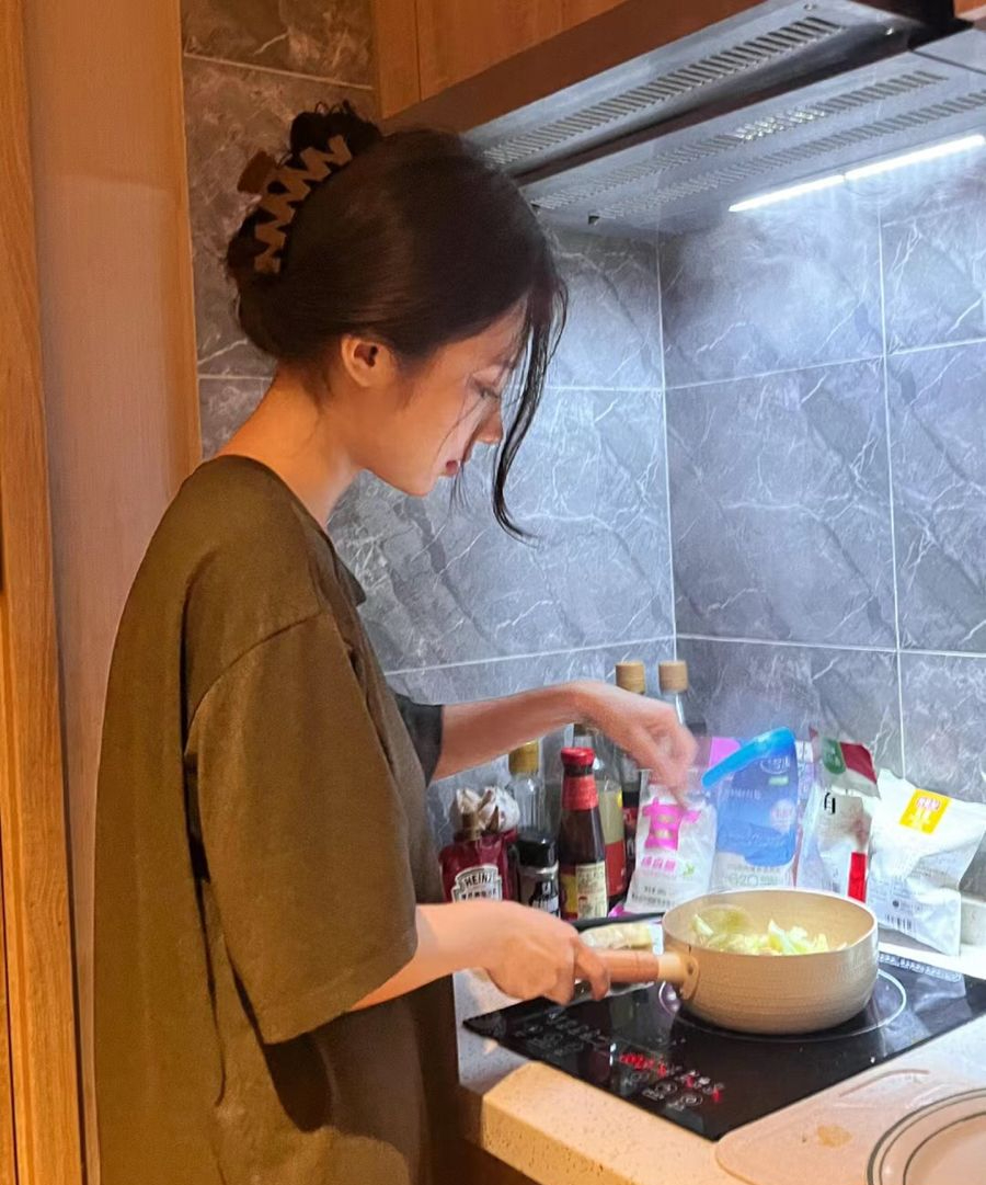 Thu nhập giảm một nửa, cặp vợ chồng ở th&agrave;nh phố lớn vẫn sống với 4,7 triệu/th&aacute;ng: 9 c&aacute;ch giữ chi ti&ecirc;u xuống mức thấp - Ảnh 2.