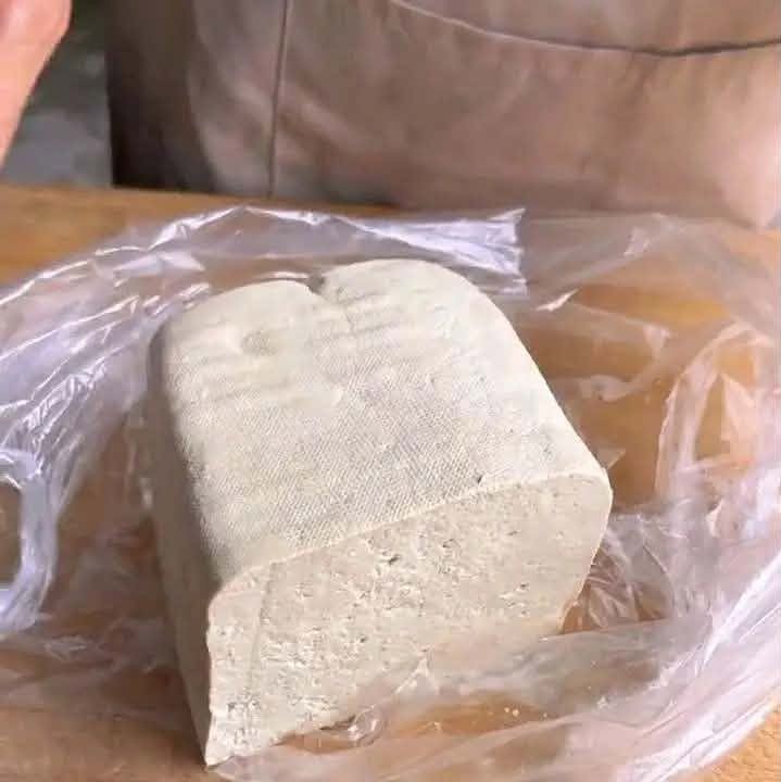 Đậu phụ đừng nấu canh, rán hoặc sốt cà chua nữa: Đây là công thức "hô biến" đậu phụ mới lạ, siêu ngon- Ảnh 1.