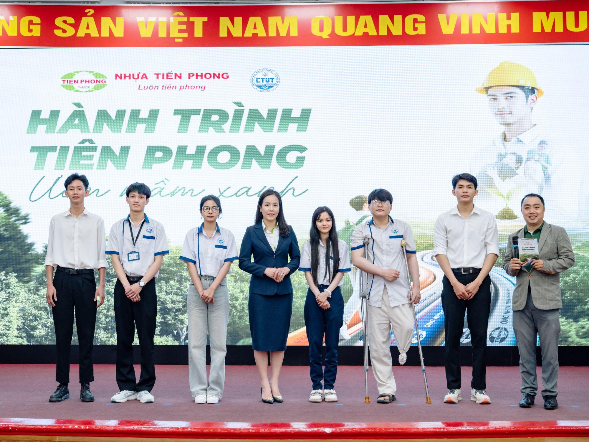 Tiền Phong Nam tiếp sức 6 sinh viên Trường Đại học Kỹ thuật - Công nghệ Cần Thơ với 150 triệu đồng học bổng- Ảnh 4.