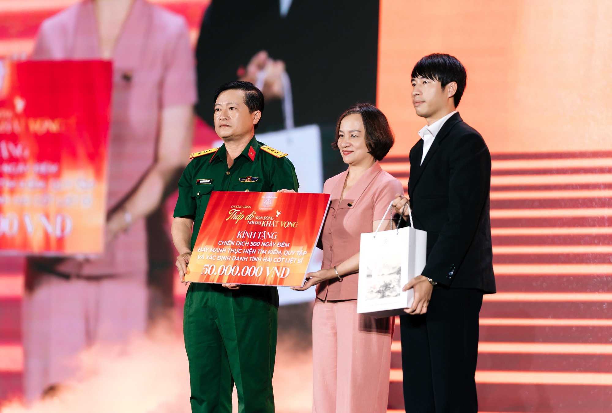 Quảng Trị thắp lửa tri &acirc;n trong đ&ecirc;m nghệ thuật đặc biệt mừng 79 năm Ng&agrave;y Thương binh - Liệt sĩ- Ảnh 4.