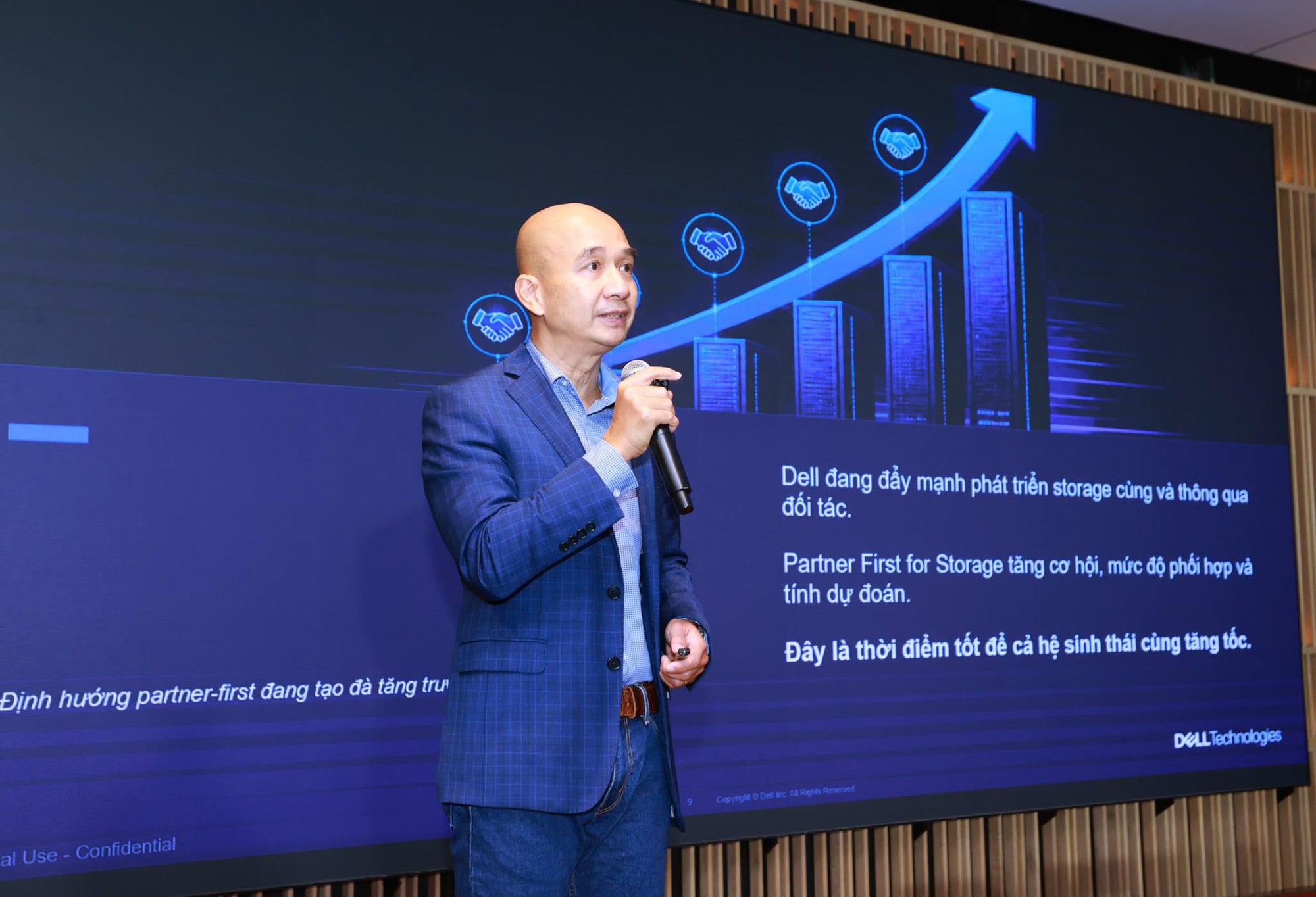 IDC Group v&agrave; Dell Technologies đ&aacute;nh dấu 20 năm hợp t&aacute;c bằng danh mục ph&acirc;n phối to&agrave;n diện - Ảnh 1.