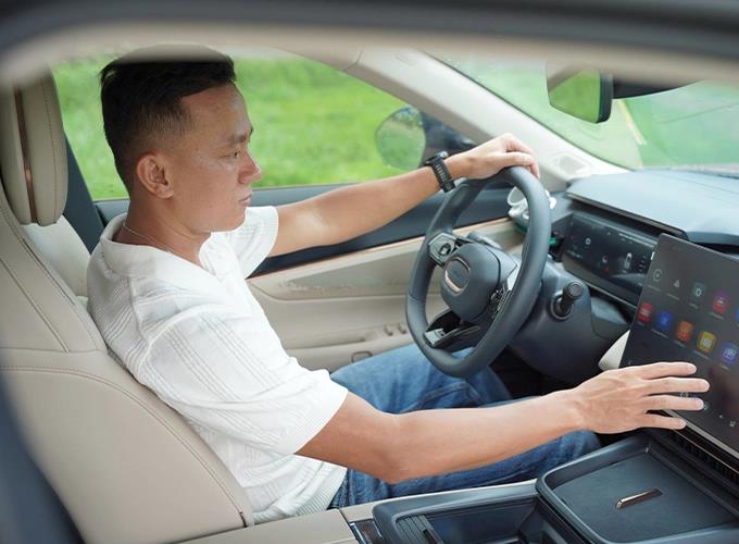 Đ&acirc;y l&agrave; 3 yếu tố khiến Lynk & Co 08 được l&ograve;ng kh&aacute;ch Việt: Ngo&agrave;i thiết kế, tiện nghi th&igrave; c&ograve;n một thứ g&acirc;y 'wow' ở trải nghiệm l&aacute;i- Ảnh 2.