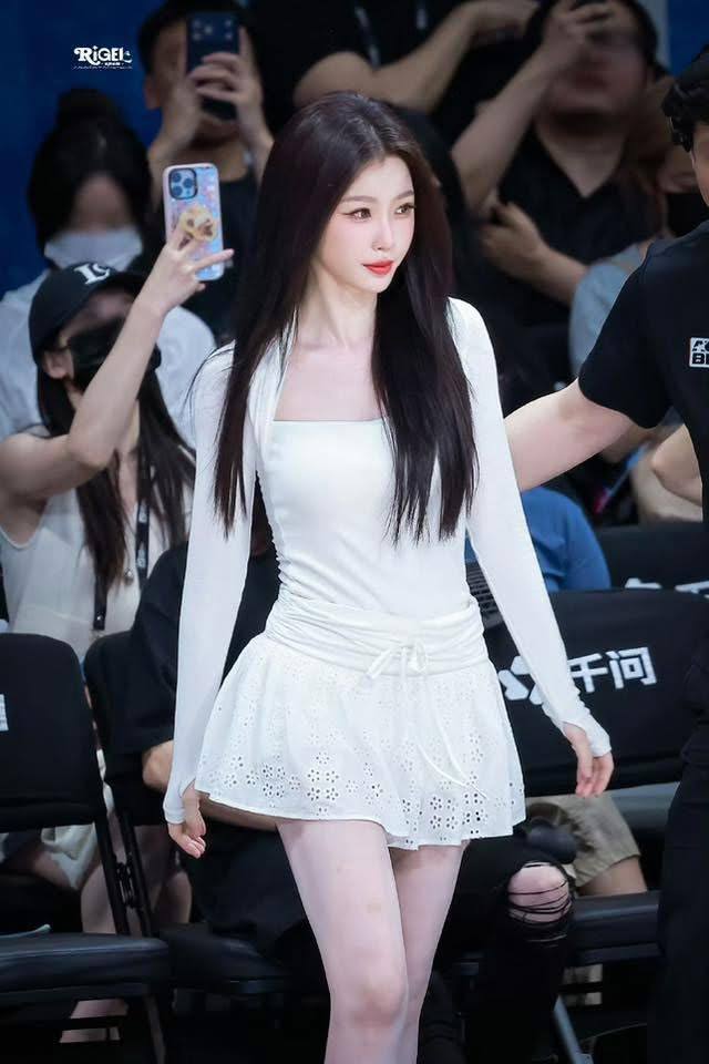 Phú bà điệu nhất showbiz gặp họa ở sân bóng rổ: Ảnh visual đẹp phát sáng bị bóc mẽ giả dối- Ảnh 3.