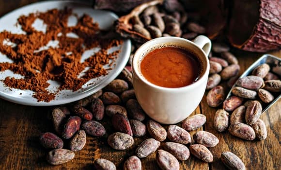 Ăn h&agrave;ng trăm b&aacute;t m&igrave; vẫn giữ d&aacute;ng thon gọn, người phụ nữ Nhật Bản tiết lộ b&iacute; mật đốt mỡ l&agrave; loại đồ uống b&aacute;n đầy ở Việt Nam- Ảnh 2.