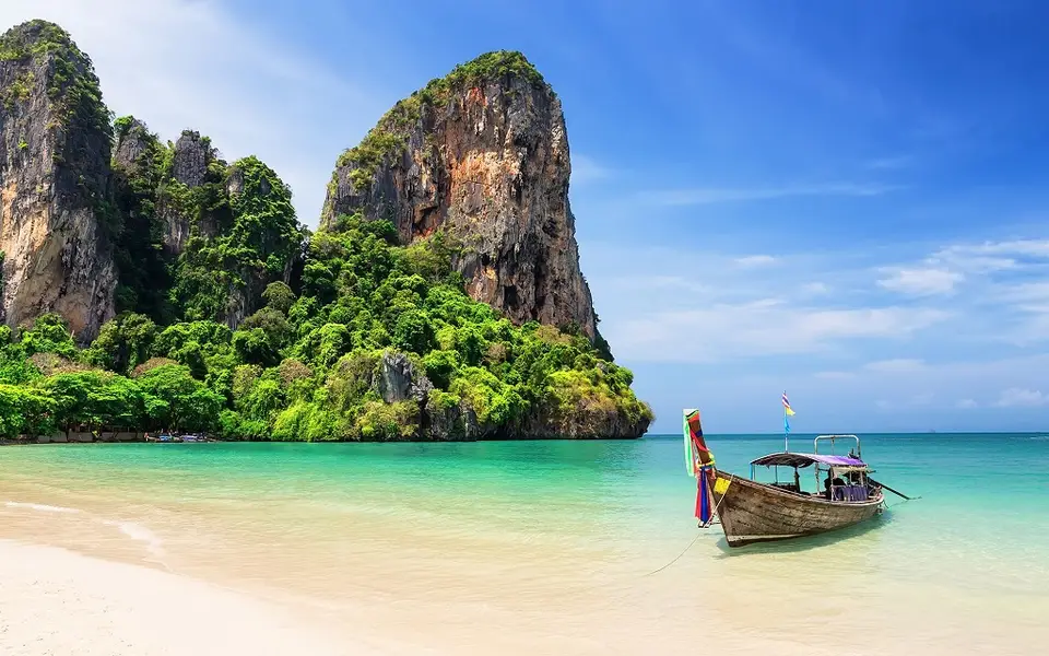 Top 4 thiên đường băng giá và biển xanh giải nhiệt cho chuyến du lịch hè gia đình lẫn tour du lịch hè 2027 - Ảnh 4.