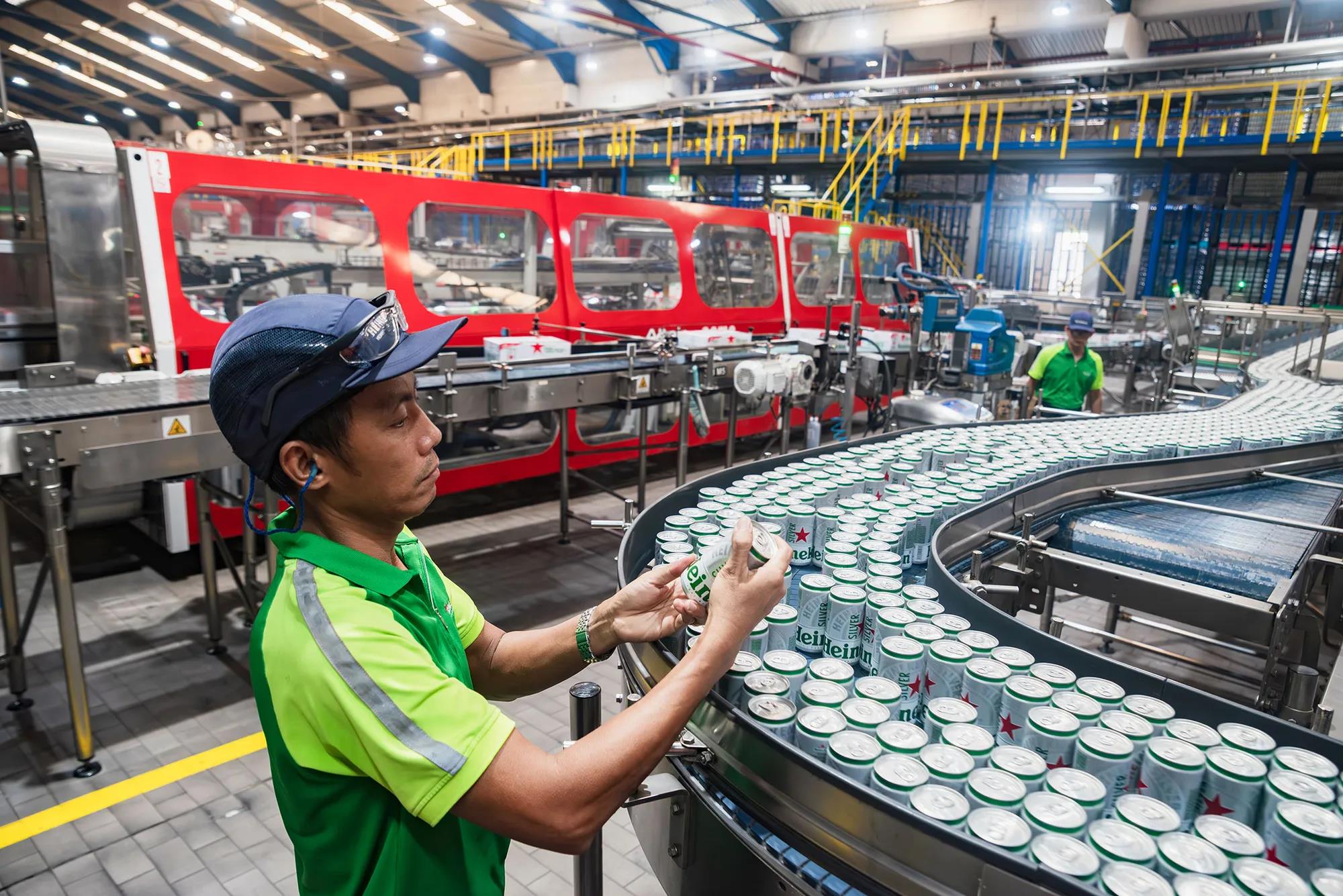 Bloomberg n&oacute;i g&igrave; về &ldquo;hiện tượng&rdquo; tăng trưởng bứt ph&aacute; của HEINEKEN tại Việt Nam?- Ảnh 1.