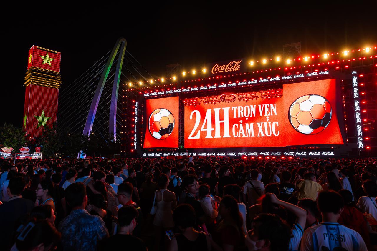 Điều đặc biệt ph&iacute;a sau tấm v&eacute; U17 World Cup của Việt Nam?- Ảnh 5.