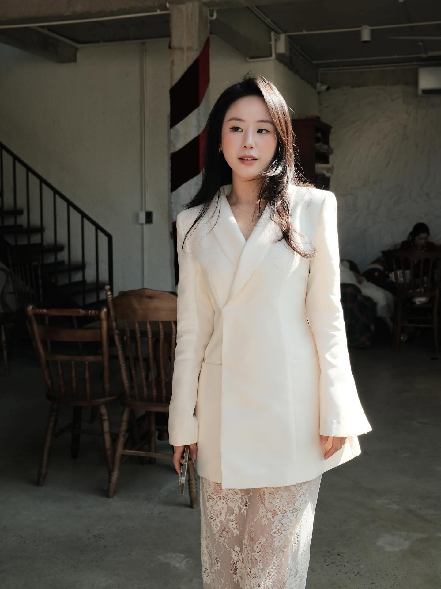 Nữ c&aacute;n bộ thuế l&agrave; tiểu thư RMIT từng quản l&yacute; kh&aacute;ch sạn gia đ&igrave;nh từ thời sinh vi&ecirc;n, kh&iacute; chất g&acirc;y ch&uacute; &yacute; tr&ecirc;n s&acirc;n golf- Ảnh 1.