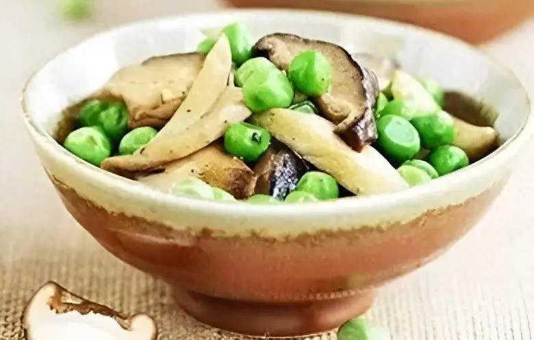 Món ăn này làm nhanh chóng, nguyên liệu đầy chợ, ngon miệng đến nỗi cả nước sốt cũng hết veo- Ảnh 6.