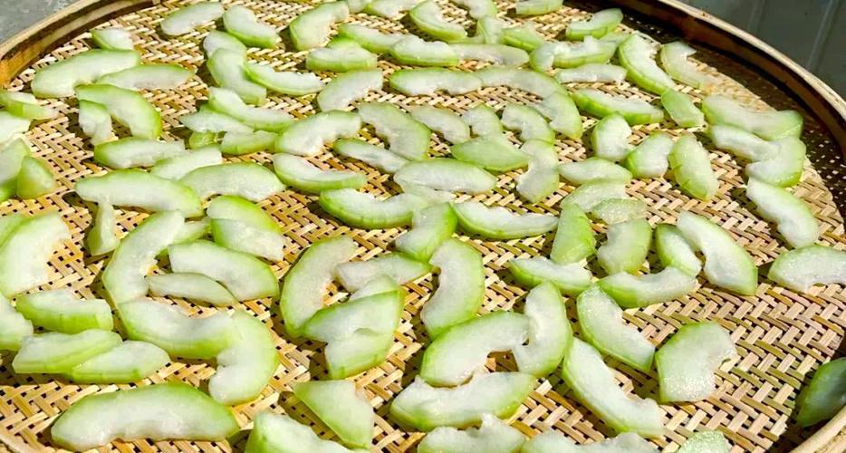 Khi m&ugrave;a thu bắt đầu, n&ecirc;n phơi kh&ocirc; 4 loại rau n&agrave;y, bảo quản trong tủ lạnh v&agrave; d&ugrave;ng để nấu ăn đến tận năm sau - Ảnh 18.