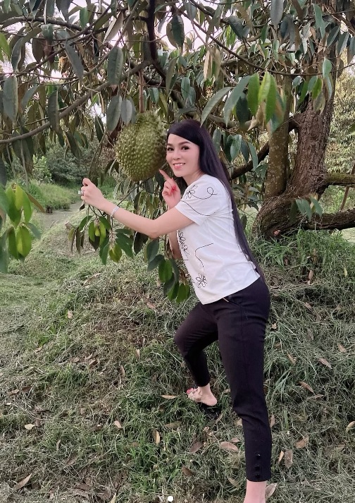 Nữ ca sĩ ở Mỹ từ nhỏ: "Tôi chỉ thích ăn mắm, ăn khô, rau muống" - Ảnh 2.