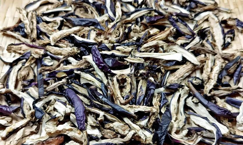 Khi m&ugrave;a thu bắt đầu, n&ecirc;n phơi kh&ocirc; 4 loại rau n&agrave;y, bảo quản trong tủ lạnh v&agrave; d&ugrave;ng để nấu ăn đến tận năm sau - Ảnh 11.