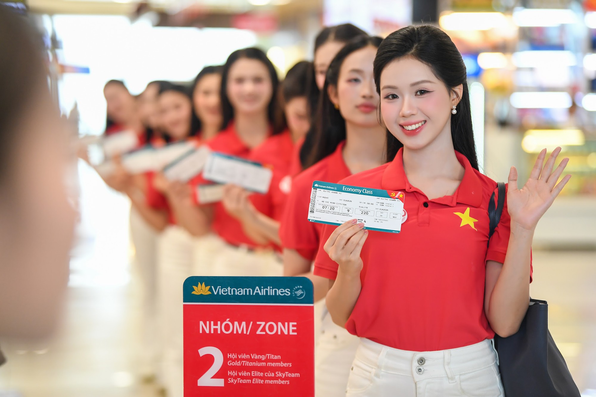 Giai điệu Quốc kh&aacute;nh vang l&ecirc;n ở độ cao 10.000 m&eacute;t tr&ecirc;n chuyến bay Vietnam Airlines- Ảnh 4.
