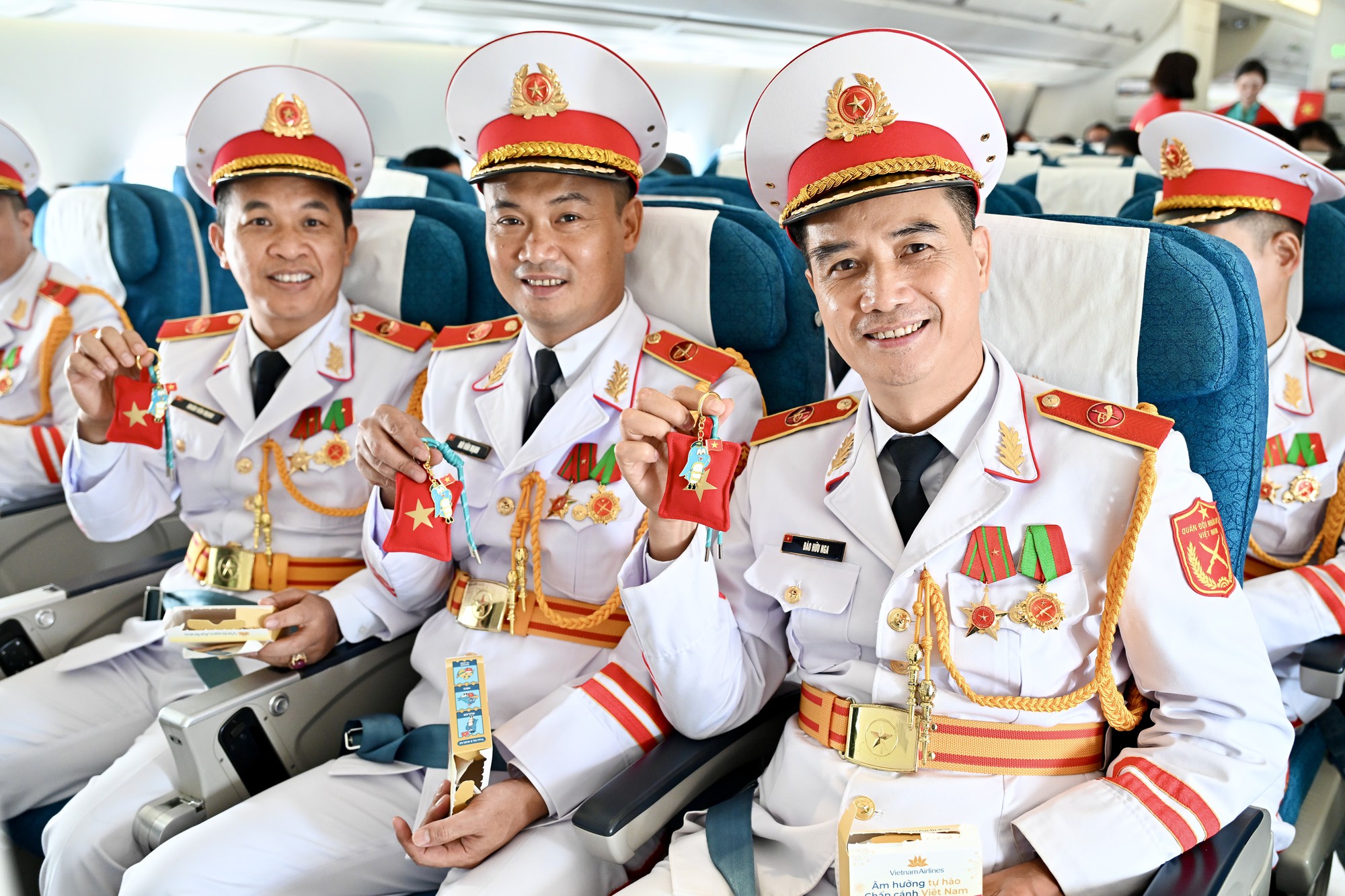 Giai điệu Quốc khánh vang lên ở độ cao 10.000 mét trên chuyến bay Vietnam Airlines- Ảnh 29.