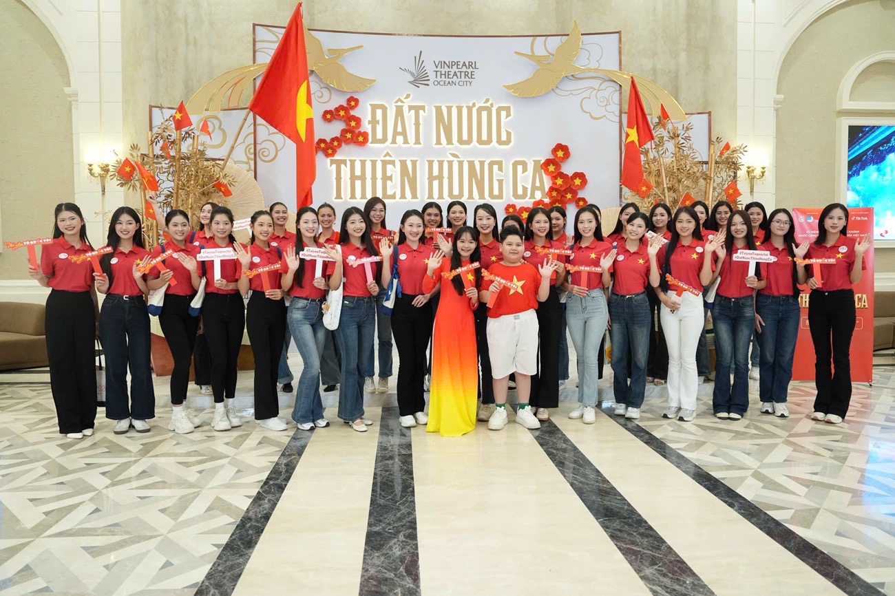 Tết Độc lập đong đầy cảm x&uacute;c c&ugrave;ng đại sử thi s&acirc;n khấu &ldquo;Đất Nước Thi&ecirc;n H&ugrave;ng Ca&rdquo;- Ảnh 1.