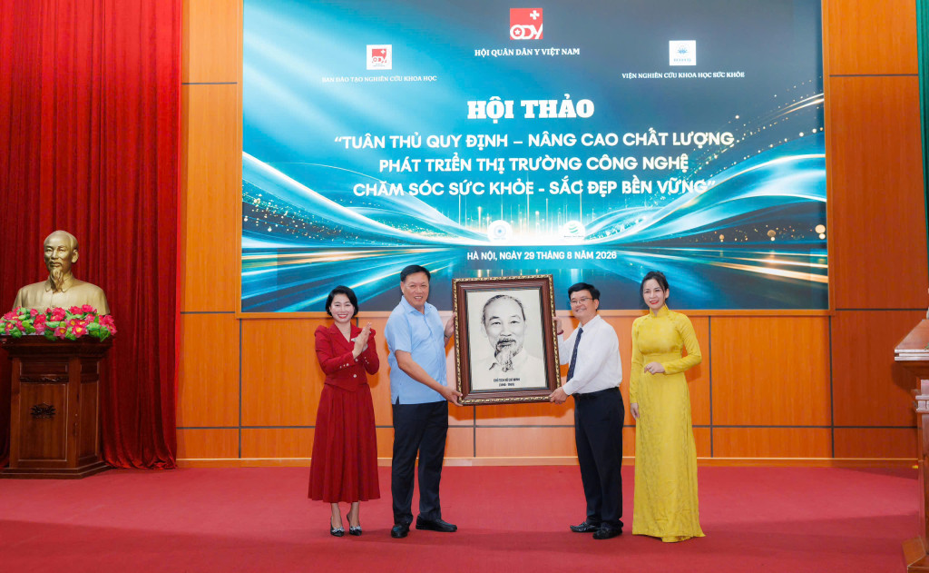 Hội thảo “Tuân thủ quy định – Nâng cao chất lượng – Phát triển thị trường chăm sóc sức khỏe, sắc đẹp bền vững”
- Ảnh 1.