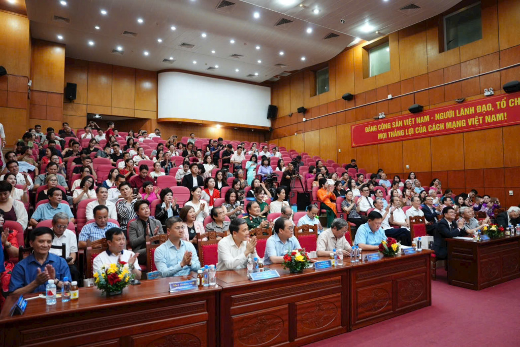 Hội thảo “Tuân thủ quy định – Nâng cao chất lượng – Phát triển thị trường chăm sóc sức khỏe, sắc đẹp bền vững”
- Ảnh 4.