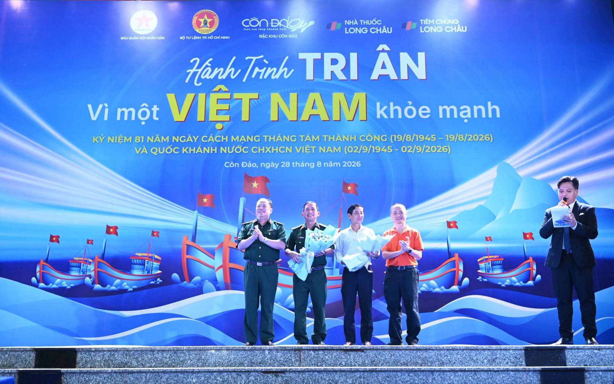 Long Ch&acirc;u nối d&agrave;i h&agrave;nh tr&igrave;nh tri &acirc;n tại v&ugrave;ng đảo tiền ti&ecirc;u thi&ecirc;ng li&ecirc;ng C&ocirc;n Đảo- Ảnh 4.