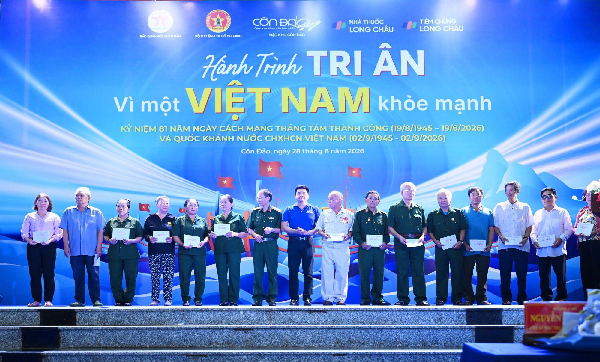 Long Ch&acirc;u nối d&agrave;i h&agrave;nh tr&igrave;nh tri &acirc;n tại v&ugrave;ng đảo tiền ti&ecirc;u thi&ecirc;ng li&ecirc;ng C&ocirc;n Đảo- Ảnh 5.