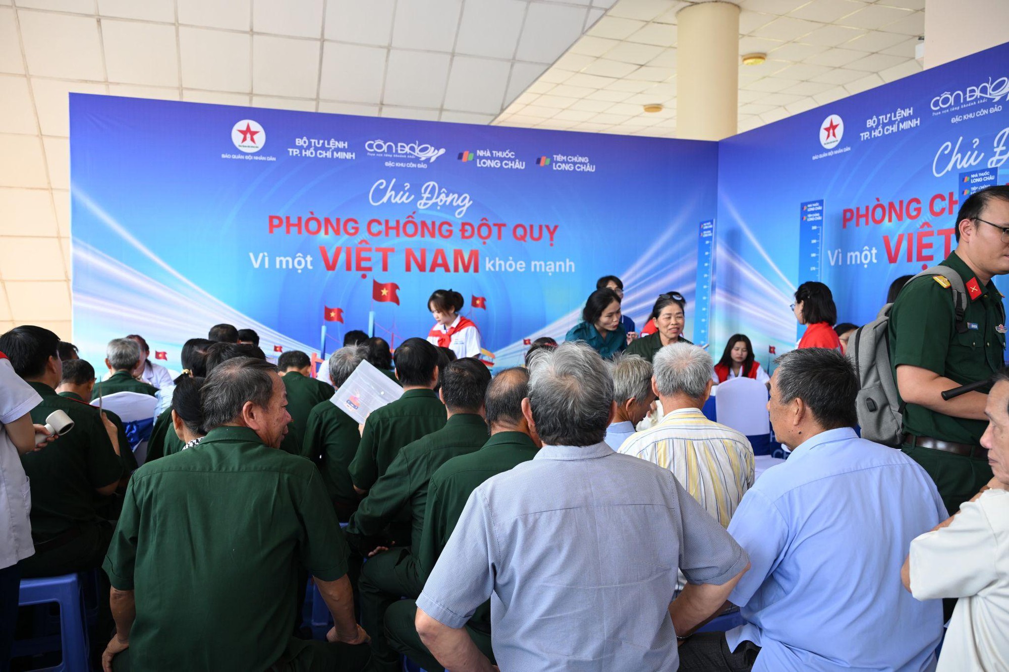 Long Ch&acirc;u nối d&agrave;i h&agrave;nh tr&igrave;nh tri &acirc;n tại v&ugrave;ng đảo tiền ti&ecirc;u thi&ecirc;ng li&ecirc;ng C&ocirc;n Đảo- Ảnh 6.
