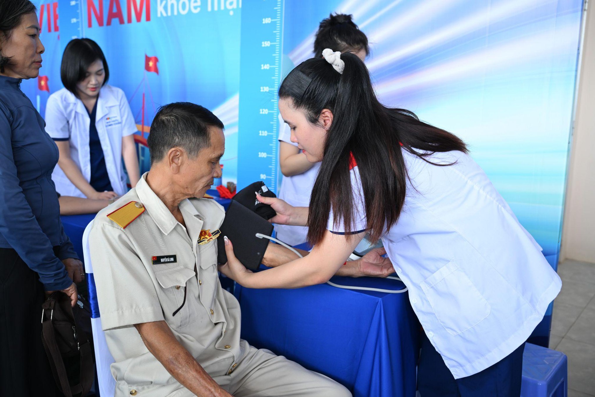 Long Ch&acirc;u nối d&agrave;i h&agrave;nh tr&igrave;nh tri &acirc;n tại v&ugrave;ng đảo tiền ti&ecirc;u thi&ecirc;ng li&ecirc;ng C&ocirc;n Đảo- Ảnh 8.