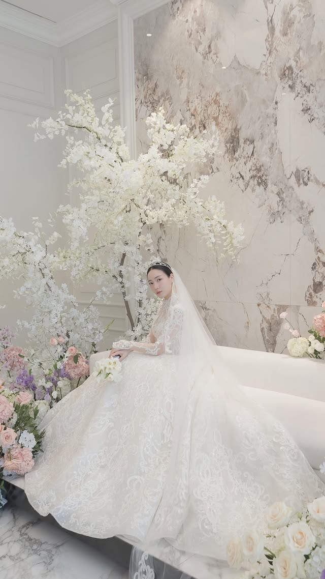H&ograve;a b&igrave;nh đến với T-ara rồi sao: Hwayoung cưới, Eunjung v&agrave; Hyomin n&ocirc; nức tung hoa?- Ảnh 3.